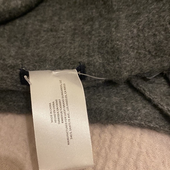Lucky Brand super warm gray scarf with fringe. New. 15”86” - Picture 3 of 8